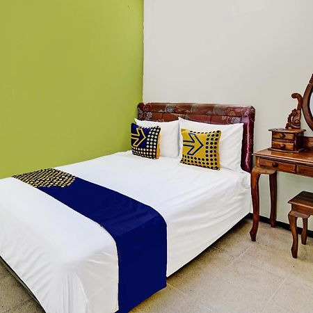Spot On 91716 Kost Yy Syariah Hotel Mojokerto Luaran gambar