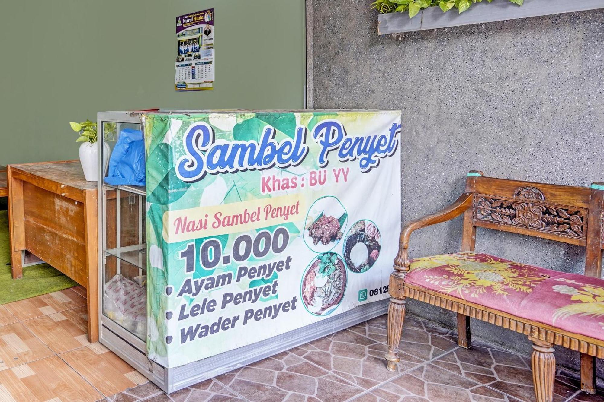 Spot On 91716 Kost Yy Syariah Hotel Mojokerto Luaran gambar